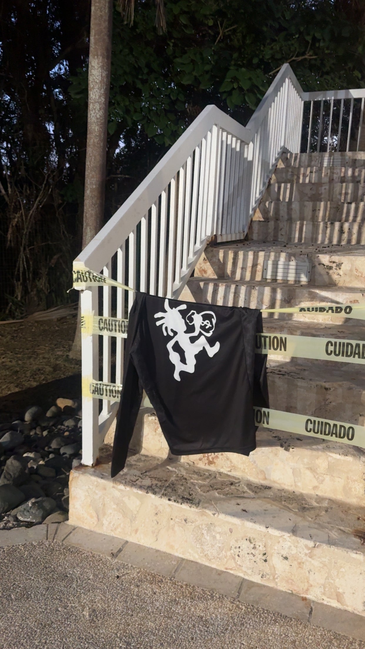 Black swimming shirt